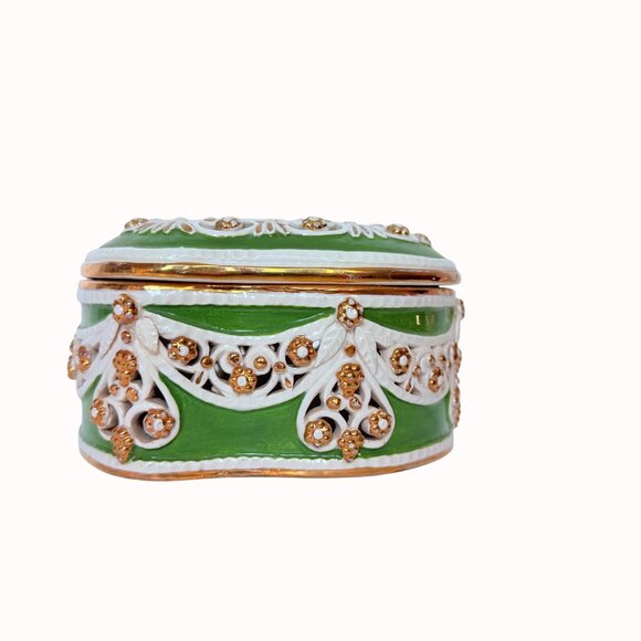 Italian Romantic Cameo Trinket Box Heart Shape Pierced Porcelain Jewelry Storage - Picture 7 of 16